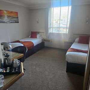 Standard Deluxe Twin Room